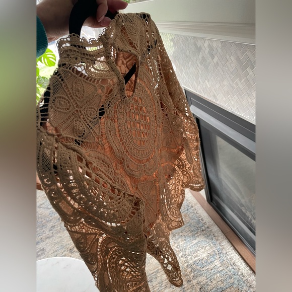 It’s Pink beige crocheted blouse - Picture 3 of 4